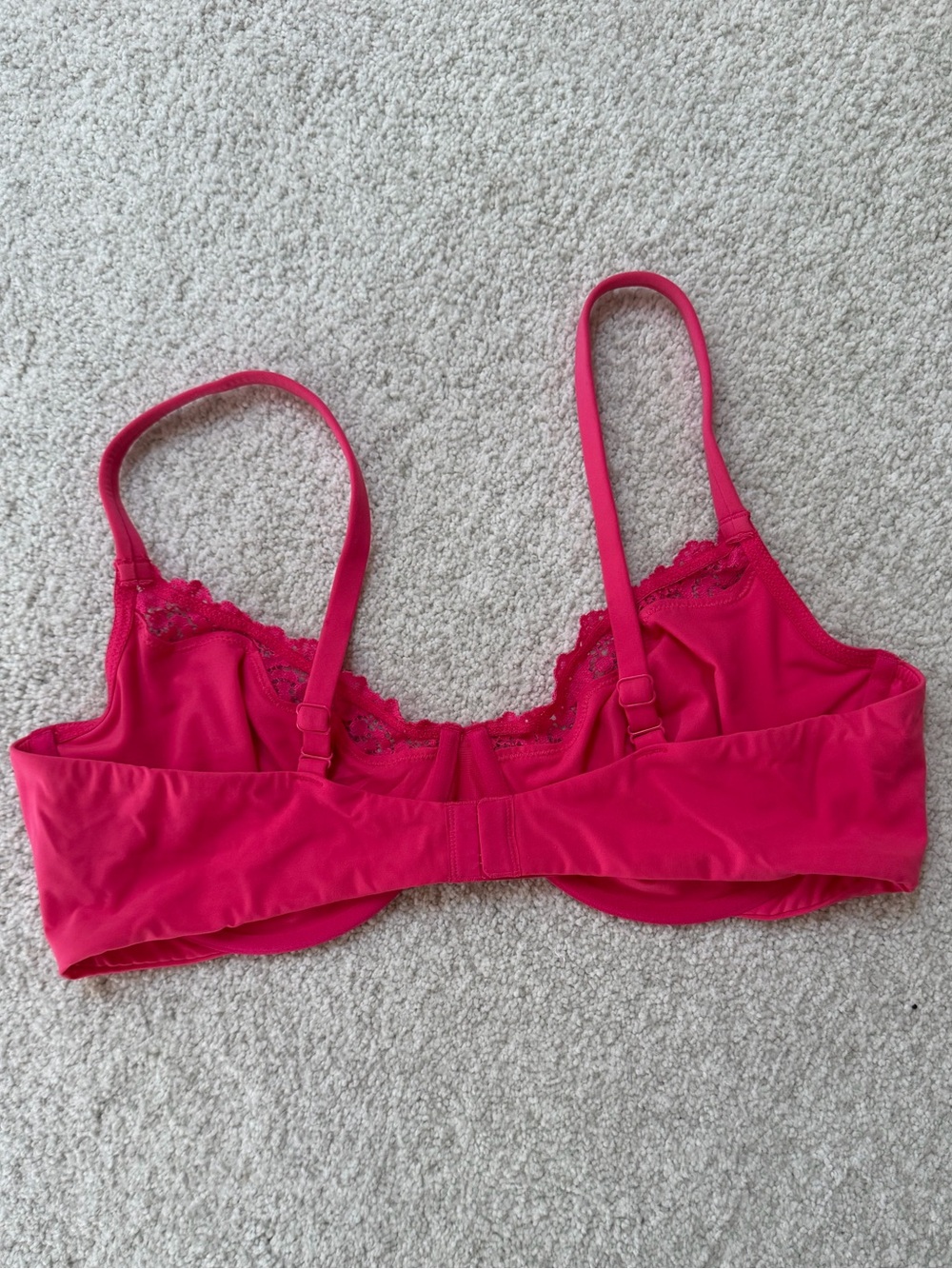 SKIMS Hot Pink Lace Trim Underwire Bra - Picture 2 of 4